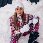 Gizem Karaca Instagram - Seçemedim o yüzden hepsini seçtüm 👀🙈 bu arada son fotoda nasıl ustaca board kaydığımı görebilirsiniz vihuuuu 🏂😎