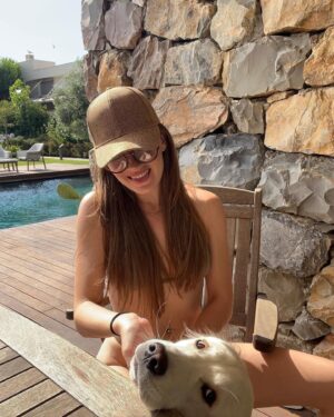 Gizem Karaca Instagram - Summer Update 🫶🏻🌞🌴🐿🤓
