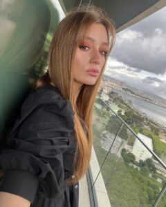Gizem Karaca Instagram - ☁️