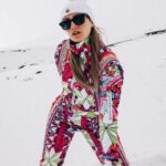 Gizem Karaca Instagram - Seçemedim o yüzden hepsini seçtüm 👀🙈 bu arada son fotoda nasıl ustaca board kaydığımı görebilirsiniz vihuuuu 🏂😎