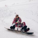 Gizem Karaca Instagram - Seçemedim o yüzden hepsini seçtüm 👀🙈 bu arada son fotoda nasıl ustaca board kaydığımı görebilirsiniz vihuuuu 🏂😎