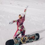 Gizem Karaca Instagram - Seçemedim o yüzden hepsini seçtüm 👀🙈 bu arada son fotoda nasıl ustaca board kaydığımı görebilirsiniz vihuuuu 🏂😎