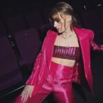 Gizem Karaca Instagram - Life turns pink with time… 🩰