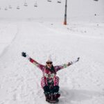 Gizem Karaca Instagram - Seçemedim o yüzden hepsini seçtüm 👀🙈 bu arada son fotoda nasıl ustaca board kaydığımı görebilirsiniz vihuuuu 🏂😎