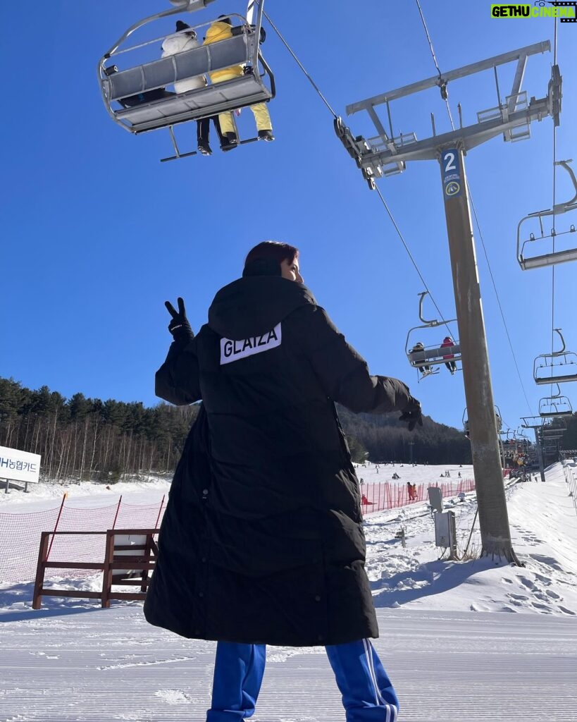 Glaiza de Castro Instagram - Ito na nga ang isa sa mga coldest locations namin sa @gmarunningmanph in South Korea! At tonight niyo na rin ma wi witness ang first nametag ripping for this season! May pag rip sa winter eh! Paano?! Abangan mamayang 7:15pm on @gmanetwork 😎