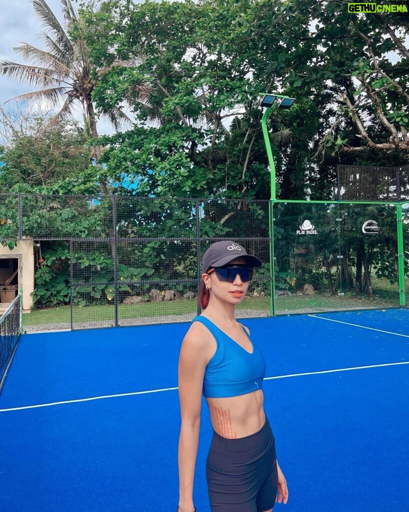 Glaiza de Castro Instagram - Tried a new sport that requires a different kind of paddling 😆🎾