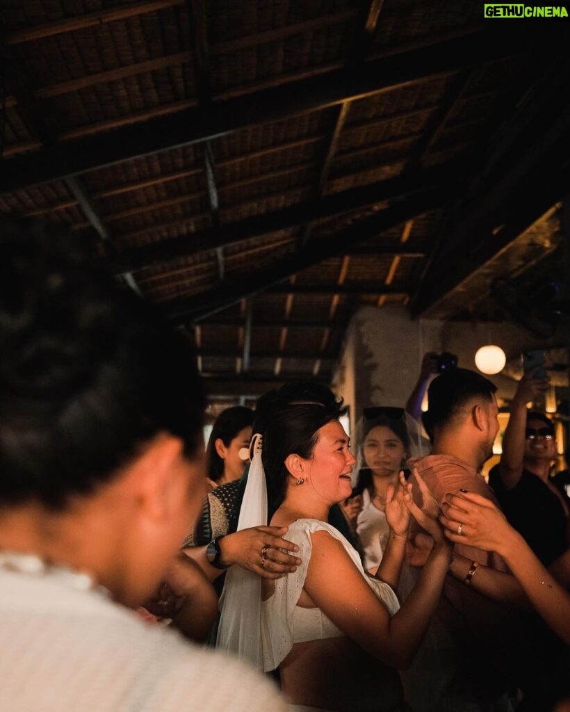 Glaiza de Castro Instagram - Starting a series of posts from this crazy bridal party 👰🏻🍸🪩 photos from @seekstudio.ph