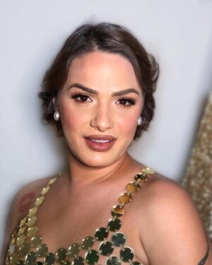 Glamour Garcia Instagram - Beleza para @glamourgarcia assinada por mim!🤍

Fizemos uma pele resistente e elegante, e claro, olhos glamurosos como ela! ✨

Dani, amei produzir e conhecer você! 

Quer uma produção incrível como essa? Clique em enviar mensagem pra gente conversar! 🫶🏼

#maquiadoraprofissional #maquiadorariodejaneiro #maquiadorarj #maquiadoradenoiva