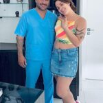 Glamour Garcia Instagram - PALAVRAS NÃO SÃO O SUFICIENTE PARA DESCREVER A EMOÇÃO DA REALIZAÇÃO E VIVÊNCIA DO MEU MAIOR SONHO 🧡❤️ GRAÇAS À DEUS FUI PRESENTEADA EM VIDA COM AMIZADE E O CARINHO DESTA PESSOA TÃO ILUMINADA ❤️🧡❤️🧡 OBRIGADA @drmartinsjr @transgendercenterbrazil POR FAZER PARTE DESTE CONTO DE FADAS QUE É A MINHA HUMILDE VIDINHA 🧡❤️🧡❤️