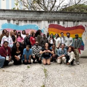 Glamour Garcia Instagram - @cclgbtisul é referência em saúde, convivência, cidadania e arte! Fazer parte da programação foi super realizador! 🏳️‍🌈🏳️‍⚧️🏳️‍🌈🏳️‍⚧️ ZONA SHOW ENTREGANDO TUDY 🏳️‍⚧️🏳️‍🌈 Lindo momento para matar a saudades de amados amigos que estavam presente 😍😇😍😊

Concepção e Atuação: Glamour Garcia
Direção: Glamour Garcia e Alexandre Magno @alexandremagnoakaemilianomanso 
Dramaturgia: Glamour Garcia e Alexandre Magno @alexandremagnoakaemilianomanso 
Direção de Arte: Marcelo X
Beleza e figurino: Rafael Bento Rosa @rafaelbentorosa 
Design de Figurino: Aia Lagogo Honda @lagoogoohonda 
DJ Alcimar @djalcimar 
Foto, Video e Design Gráfico: Leonardo Pequiar @leonardopequiar 
Produção: e Andrez Ghizze e Zuri Produção @ghizzeandrez @zuriproducoes
