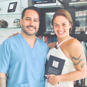 Glamour Garcia Instagram - AMORES VENHO ATÉ AQUI AGRADECER A NOSSA SENHORA E JESUS POR ME DAREM O PRIVILÉGIO E O PRESENTE E A AMIZADE DO AMADO @DRMARTINS QUE ME PERMITE VIVER ESTE MOMENTO TÃO INTENSO E EMOCIONATE DE MINHA TRAJETÓRIA 🩷🩷🩷 AGRADEÇO MINHA AMADA MAMÃE @VALERIAGCAPUTO QUE ESTÁ REPRESENTANDO MINHA FAMÍLIA E MELHORES AMIGOS ESTANDO AQUI COMIGO NESTE MOMENTO ❤️❤️❤️ FELIZ PELO PORTAL CÓSMICO QUE SE ABRE PARA MINHA VIDA ❤️❤️❤️

@drmartinsjr @transgendercenterbrazil @valeriagcaputo