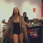 Glamour Garcia Instagram - @lollapaloozabr foi uma daquelas experiências inesquecíveis!!! 💋💋💋 @correiosoficial sempre #entregandotudo #CorreiosNoLollaBR 💌 @diplo você merece meu coração todo pra você, ahazou demais! @cseventos que evento lindo! Amei! Me senti super acolhida e respeitada por toda a equipe! Parabéns! 🍾 @micheldiamant @sampaio_carol mais uma vez, grata! Muito feliz por compartilhar essa experiência, grata 💋🩷💋 _ Captação de vídeo @rafaelbentorosa Edição de vídeo @leonardopequiar Beauty | Styling @rafaelbentorosaaa Look @fkawallys