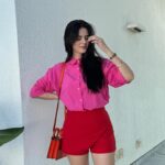 Glenda Loures Instagram - Meu color block do dia. Muito tempo que não usava tanta cor junta 😂❤️💗🧡