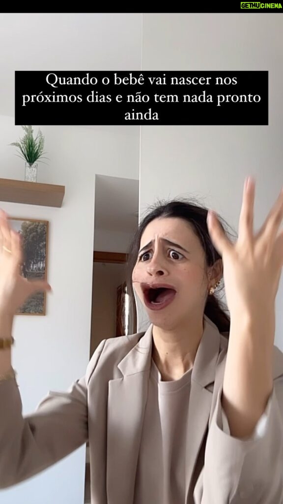 Glenda Loures Instagram - O drama da vida real • Desculpa Tetteo, sua mãe é sem noção, mas ela é legal, te prometo 😂