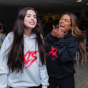 Glenda Loures Instagram - Clichê demais falar que o aniversario é seu, mas a gente que ganha o presente, mas impossível não ser clichê. Sou abençoada por ter você na minha vida e meu desejo é que você tenha o ciclo mais maravilhoso da sua vida até então pq você merece as coisas mais incríveis do mundo 💙💪 Te amo, prima