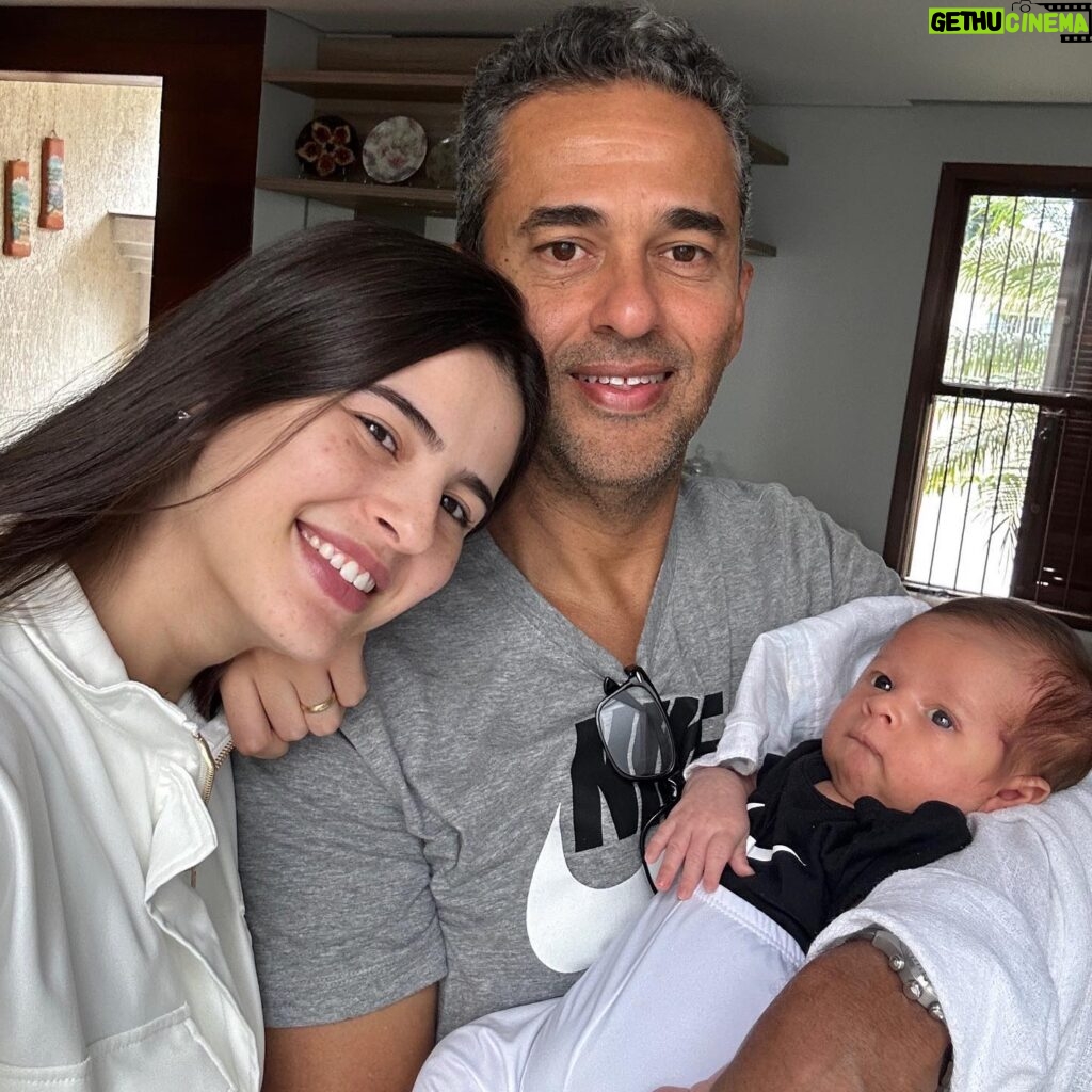 Glenda Loures Instagram - Os homens da minha vida! Feliz dia dos pais pra todos os papais 💙👶🏻