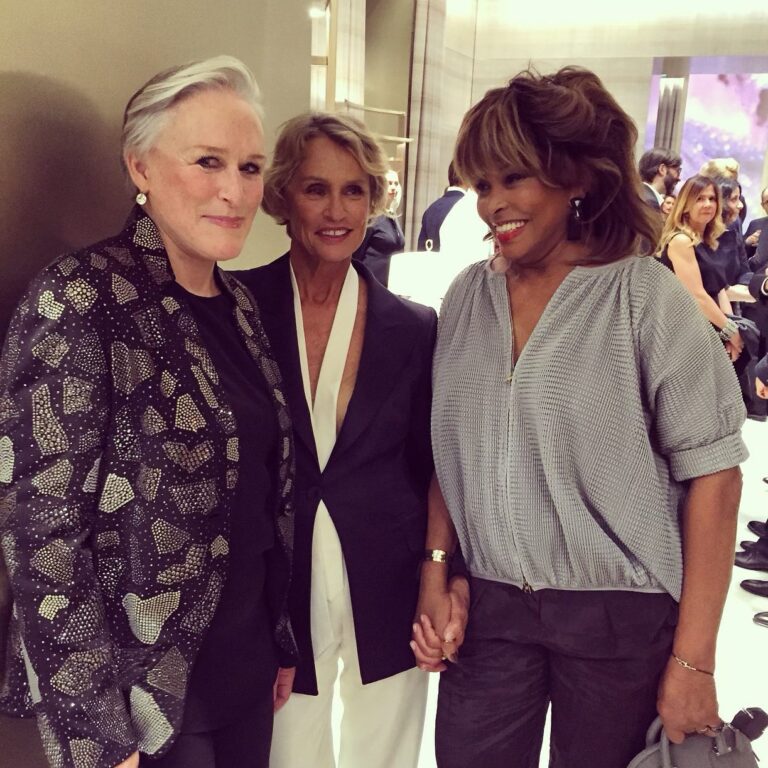 Glenn Close Instagram - I had just been introduced to the Queen and could not believe I was actually in her presence. OMG! GORGEOUS! Down-to-earth, effortlessly elegant, so easy to talk to and laugh with. A WOMAN I admired with every molecule in my body. It was devastating to hear that she has died. Through the trials and triumphs of her life she lifted us up. She MOVED us. She brought us together with her sheer energy and infectious talent. May she rest in glorious peace and may she live in our hearts forever. Glory to the QUEEN. #tinaturner #rollinontheriver