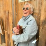 Glenn Close Instagram – Purl, one of “The Girls”, should go into standup comedy! She cracks me up. 
#chicken
#chickens 
 #chickenhumor 
#chickensofinstagram 
#chickenlife
