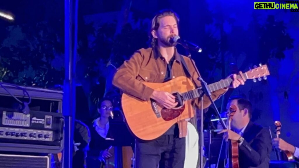 Gloria Estefan Instagram - What a beautiful night full of music and talent!! We got to enjoy an open air concert in the @miamidesigndistrict produced by @emilioestefanjr (my baby) and with the incredible sounds of @miamisymphony and their conductor @eduardomarturet ! And the voices of @anavillafaneofficial @ericleemusic @thewailersofficial carloscamilo27 👏👏👏🎶🎶🎶 ¡Qué hermosa noche llena de música y talento! ¡Pudimos disfrutar de un concierto al aire libre en el @miamidesigndistrict producido por @emilioestefanjr (mi bebé) y con los increíbles sonidos de @miamisymphony y su director @eduardomarturet! Y las voces de @anavillafaneofficial @ericleemusic @thewailersofficial carloscamilo27 👏👏👏🎶🎶🎶