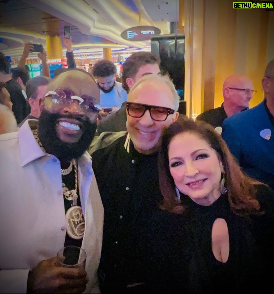 Gloria Estefan Instagram - Always beautiful to run into a fellow Floridian @hardrockholly who brings so much pride to our state! Love you @richforever #RickRoss