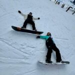 Gloria Estefan Instagram - It was such a great vacation that @sasha_argento_estefan had to be dragged off the mountain⛷️🤣✌️❤️🎶 Estuvieron tan buenas las vacaciones que hubo que arrastrar a Sasha para que bajara de la montaña! 🥰⛷️🥰⛷️🥰⛷️