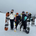 Gloria Estefan Instagram - It was such a great vacation that @sasha_argento_estefan had to be dragged off the mountain⛷️🤣✌️❤️🎶 Estuvieron tan buenas las vacaciones que hubo que arrastrar a Sasha para que bajara de la montaña! 🥰⛷️🥰⛷️🥰⛷️