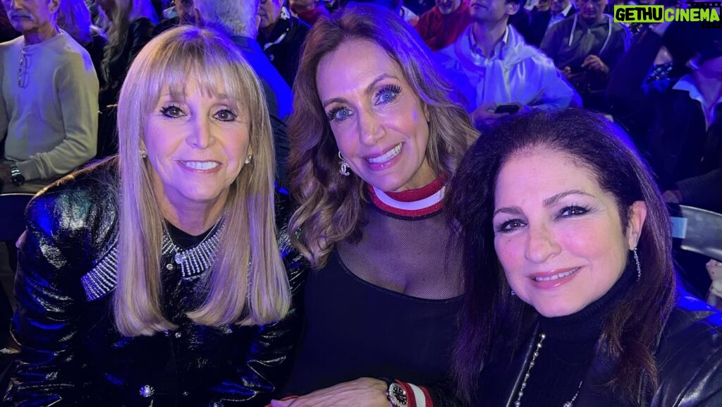 Gloria Estefan Instagram - What a beautiful night full of music and talent!! We got to enjoy an open air concert in the @miamidesigndistrict produced by @emilioestefanjr (my baby) and with the incredible sounds of @miamisymphony and their conductor @eduardomarturet ! And the voices of @anavillafaneofficial @ericleemusic @thewailersofficial carloscamilo27 👏👏👏🎶🎶🎶 ¡Qué hermosa noche llena de música y talento! ¡Pudimos disfrutar de un concierto al aire libre en el @miamidesigndistrict producido por @emilioestefanjr (mi bebé) y con los increíbles sonidos de @miamisymphony y su director @eduardomarturet! Y las voces de @anavillafaneofficial @ericleemusic @thewailersofficial carloscamilo27 👏👏👏🎶🎶🎶