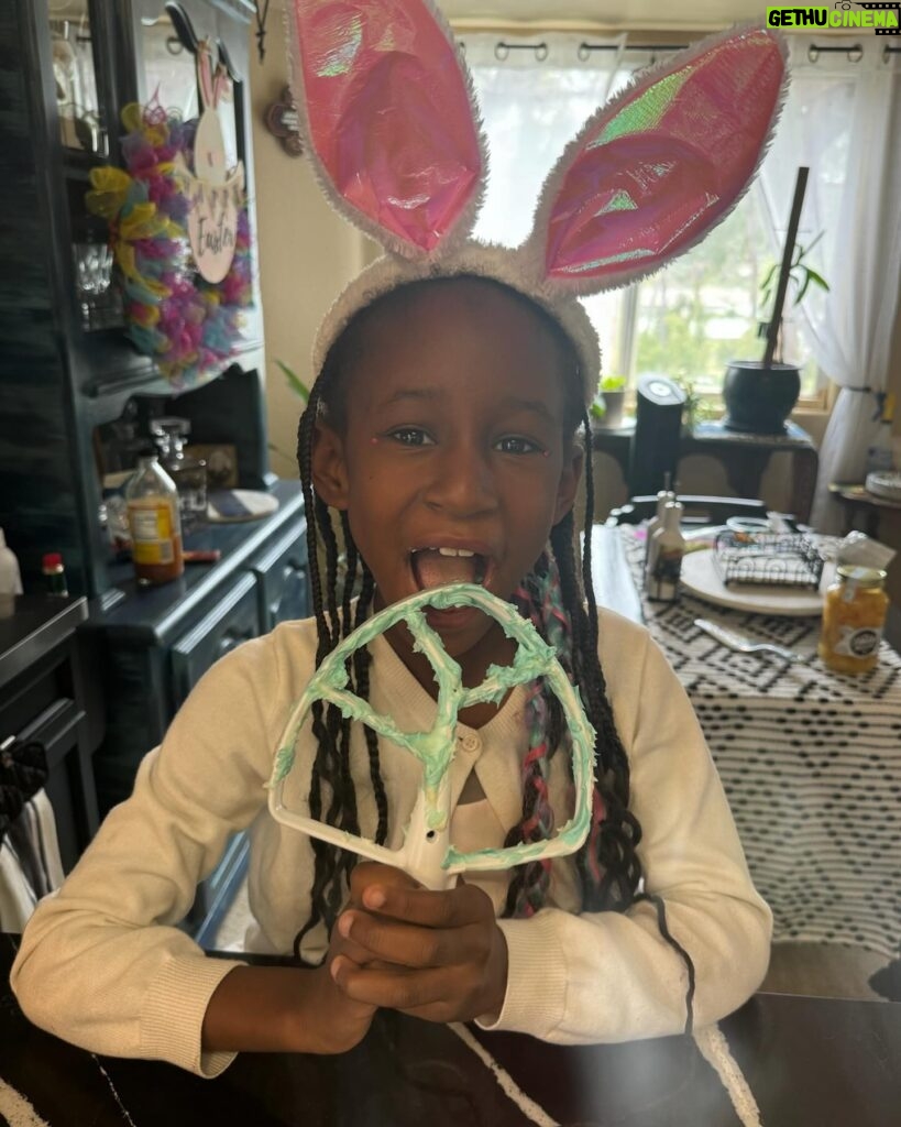 Glozell Green Instagram - The Easter Bunny knows what’s up