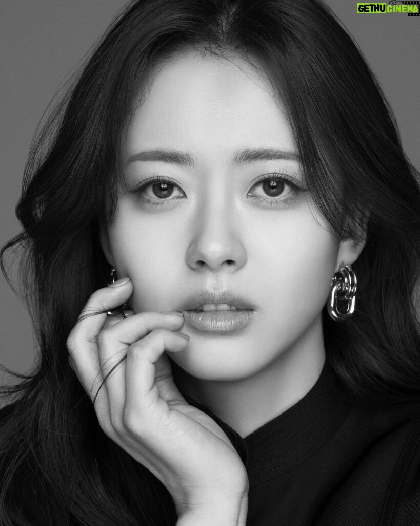 Go Ara Instagram - 𝗡𝗘𝗪 𝗣𝗥𝗢𝗙𝗜𝗟𝗘