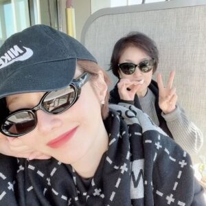 Go Joon-hee Instagram - 어버이날 기념 1탄