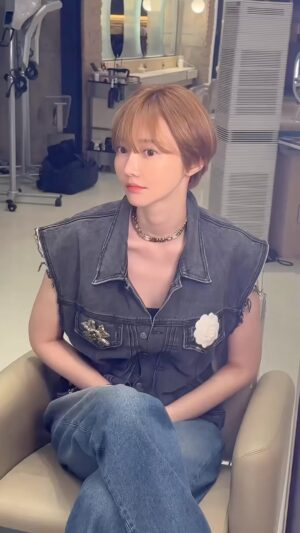 Go Joon-hee Instagram - 누구를 생각하고 있을까 誰を思ってるんだろう  #firstlove初恋  #firstlove