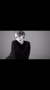 Go Joon-hee Instagram - 모르간 촬영 뒷 이야기 🤭🫶🏻🤭 . 항상 촬영장에서 내편인 하람 ❤️지원언니 💖 연우, 수빈 💖