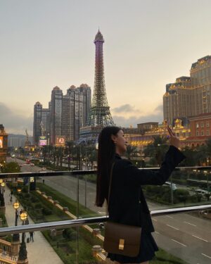 Go Won-hee Instagram - 쇼핑할 생각에 옷을 적게 들고 왔는데 결국 동생 옷만 뺐어 입고
도심 속 작은 유럽에 흥분해서 사진만 찍다 끝난 마카오