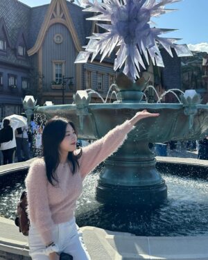 Go Won-hee Instagram - 그리고 알차게 돌아다녔던 디즈니랜드 🎡