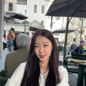 Go Won-hee Instagram - 아메리카노 주문하는 방법 하나는 제대로 배우고 옴!!