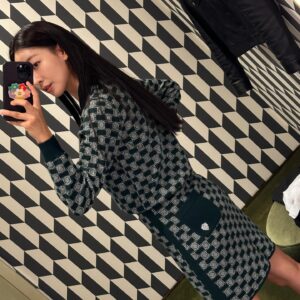 Go Won-hee Instagram - 더 시에나 라운지 청담에 다녀왔어요 🙌🏼
아이코닉한 시에나 로고가 인상적인 제품들부터 
고급스러운 원단의 클래식한 제품들까지 너무나 예뻤던 🤍