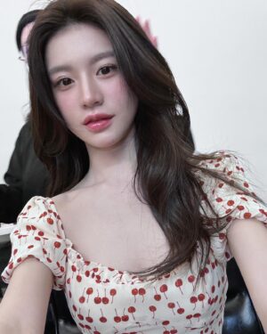 Go Youn-jung Instagram - 
