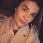 Gonca Vuslateri Instagram - Allah büyük, ilk fotoğraftaki güzellik: genetik👑🐓 Cilt bakımı dedin mi her yerden çıkabilirim. Ankara hayatımın parçası haline gelen @dralisahan ‘a çok teşekkürler. 🩵 #ankaragünlükleri