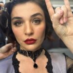 Gonca Vuslateri Instagram - Yelkenler Vera! #foradeğil #nasılmizahama #uff #3saatdahauyu #sleepmore #actor @apooguz #zaferinrengi #fenerbahçe #rocknroll 🤘🏻🤘🏻🤘🏻