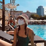 Gong Hyo-jin Instagram - 비올거라고 믿었는데 아침부터 해가 나길래 뛰쳐나갔는데… 바람도 불고 해는 구름 뒤로 적당히 들어갔다 나왔다.. 올해 바캉스는 오늘로 끝일지도.. 23년 베푸들과 꿈같았던 촬영없는날 🌴