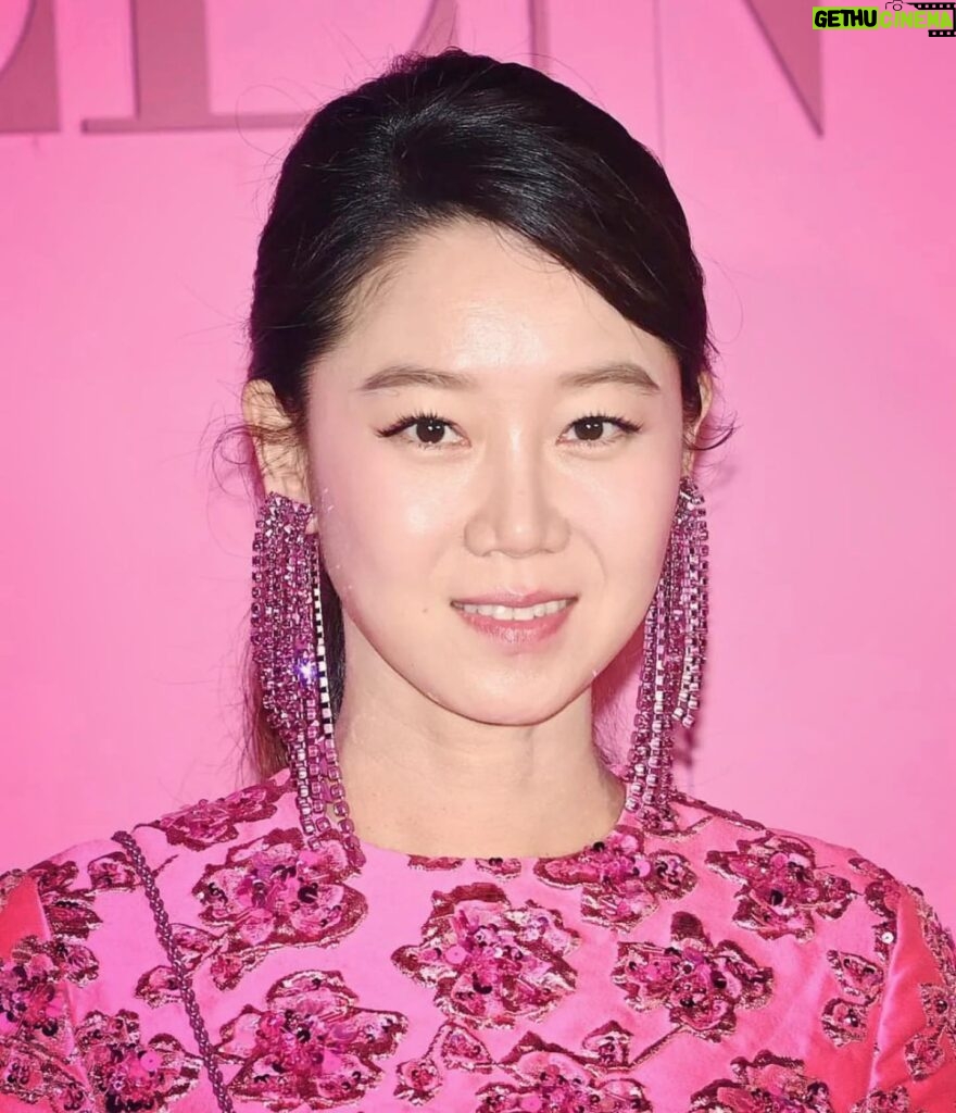 Gong Hyo-jin Instagram - #발렌티노 #valentino