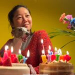 Gong Hyo-jin Instagram - 제 베푸는 다다음날이 생일이라 거의 25년간 제생일에 같이 초를 불었어요. 오늘 따라 그게 너무 미안했단 생각이 듭니다. 그래도 기쁜 표정의 저 기도는 저를 위한 wish 일까요? 자기를 위한 wish 일까요? 저는 내친구를 위한 소원을 빌었습니다. 이틀 언니인 내가 미안한 밤. 고맙다 친구야.