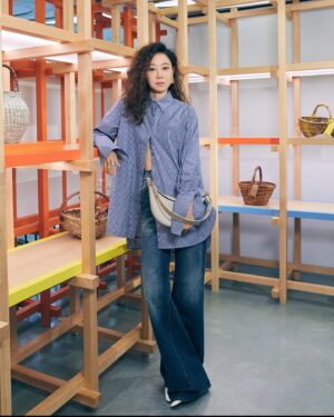 Gong Hyo-jin Instagram - 로에베 살로네델모빌레 팝업스토어. 버려진것이나 잊혀진것들에 새로운 삶을 부여 💙하는 프로젝트.  @LOEWE #LOEWE #LOEWEsalone