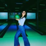 Gong Hyo-jin Instagram - 🎳 🪩 이만한 놀이가 없는듯