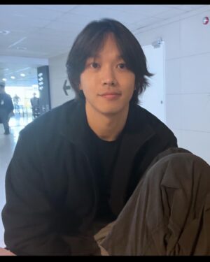 Gong Hyo-jin Instagram - 🖤