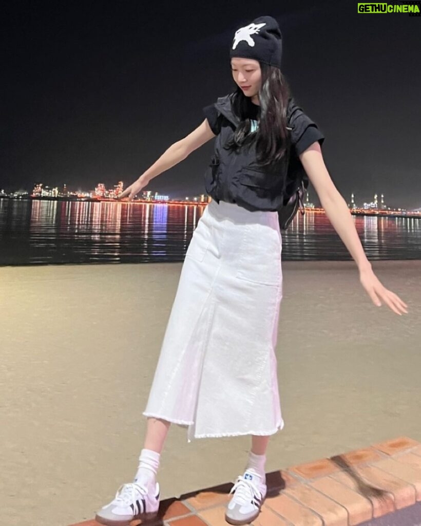 Gong Seung-yeon Instagram - 🌊