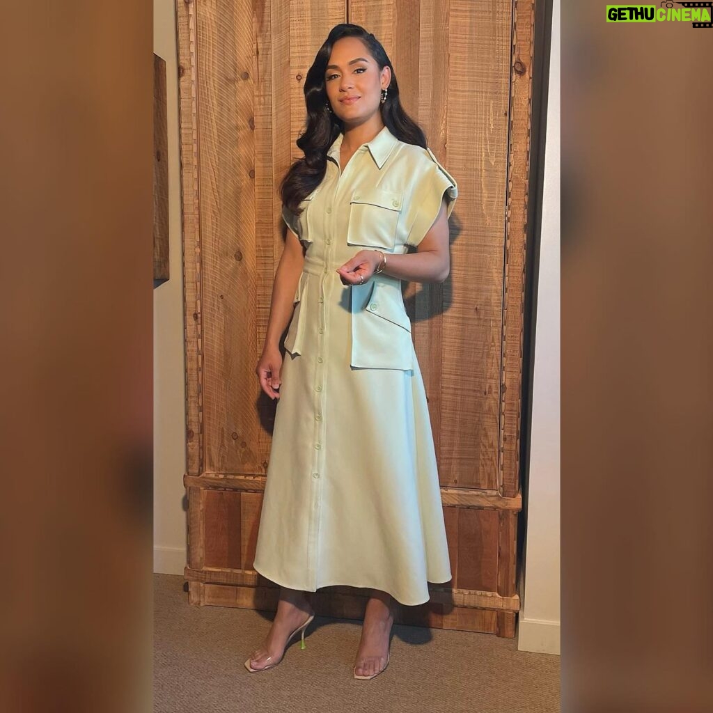 Grace Byers Instagram - Loved this mint green number, just in time for the summer! 💚 Thank you @ktla5news for having me, as we talked about The @Blackening - in theaters now! Glam Team - you all are out of control at this point 😭. These tresses are pressed, face is beaten and even my shoes have little green heels! 😩 Thank you all. 💚 stylist x @adenarohatiner hair x @kiyahwright1 makeup x @tayriverabeauty dress x @leolin_official shoes x @3juin_official jewelry x @sterlingforever