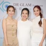 Grace Chan Instagram - BATTLE OF MOMMAS: WHO HAS THE BEST EYESIGHT? 💎 兩位媽媽 一位準媽媽終於見面啦！🤭😛 平日都好難約到～不過今日為新開張嘅 @drglamhk 👁️ eye-center 做剪綵嘉，令我哋finally have a chance to meet laaaaa~ 🤍🩵 除咗係帶住媽媽呢一個身份 我哋三個仲有個共通點 🤔 就係好錫對眼！😍 👀 因為照顧好眼睛真係可以話好重要！ 相信大家都有同樣嘅諗法* 如果下次要搵一間一站式嘅眼科服務 呢一間就係我哋嘅最佳之選！