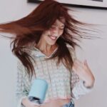 Grace Chan Instagram - 終於可以同 Jisoo 同框！🤭😌 ⋯喺手機睇住佢條片 ⋯再買埋佢介紹全新最智能化嘅風筒 都算係啦？哈哈哈哈。 Been enjoying sharing my favorite finds with you all lately so here’s another one! Everyone talks about how much they love Dyson products and I totally get why—they’re GENIUS! To add to my ever growing collection, the latest Dyson Supersonic Nural is a truly standout hairdryer for many reasons. 1) it’s protective (55 degrees to protect hair scalp with LED lights indicating temperature) 2) dries hair quickly and efficiently 3) has 5 preset attachments with attachment learning for any hairstyling 4) designed beautifully and lightweight I could go on and on, but then you can just get one and find out yourself! 😜 #DysonBeauty #DysonSupersonicNural