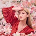 Grace Chan Instagram - Outer beauty attracts, but inner beauty captivates 💗 I read this quote once and had to re-read it again to make sure I wasn’t missing the point. I think we often associate outer beauty as superficiality but actually there’s nothing wrong with wanting to feel beautiful on the outside and the inside. In other words, it’s nice to look nice 🤭 I remember shooting this advertisement for @glycel_hk over a year ago when I was still pregnant with Carlos and thinking, wow, I don’t think I feel more beautiful than I do right now—inside and out. Thank you for helping me regain my confidence and beauty no matter what stage of life 💕